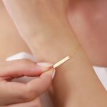 Minimalist Solid Gold Bar Bracelet, 10k 14k Yellow Gold, Dainty Layering Chain - Görsel 4