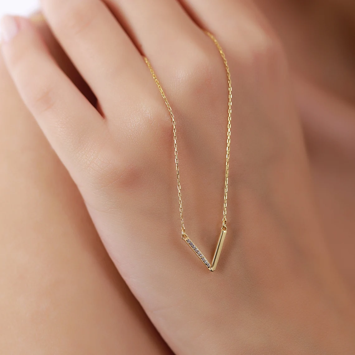 il_1140xN.5587513167_8m4i 18K Gold Vermeil Diamond V Necklace | Elegant Zircon Accent - Görsel 1