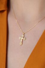 Solid Gold Diamond Cross Pendant Necklace – 10K/14K Faith Jewelry - Görsel 10