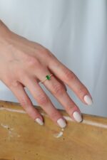 Gold Beaded Band Ring, Emerald Cut Green Gemstone, May Birthstone - Görsel 2