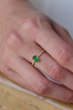 Gold Beaded Band Ring, Emerald Cut Green Gemstone, May Birthstone - Görsel 6