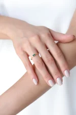 Gold Emerald Cut Ring, Minimalist Gemstone Solitaire Band - Görsel 9