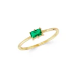 Gold Emerald Cut Ring, Minimalist Gemstone Solitaire Band - Görsel 3