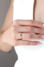 Gold Emerald Cut Ring, Minimalist Gemstone Solitaire Band - Görsel 10