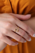 14k Gold Hug Ring, Minimalist Embrace Band, Love & Friendship Gift - Görsel 10