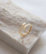 14k Gold Hug Ring, Minimalist Embrace Band, Love & Friendship Gift - Görsel 2