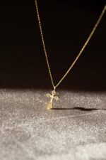 Solid Gold Diamond Cross Pendant Necklace – 10K/14K Faith Jewelry - Görsel 3