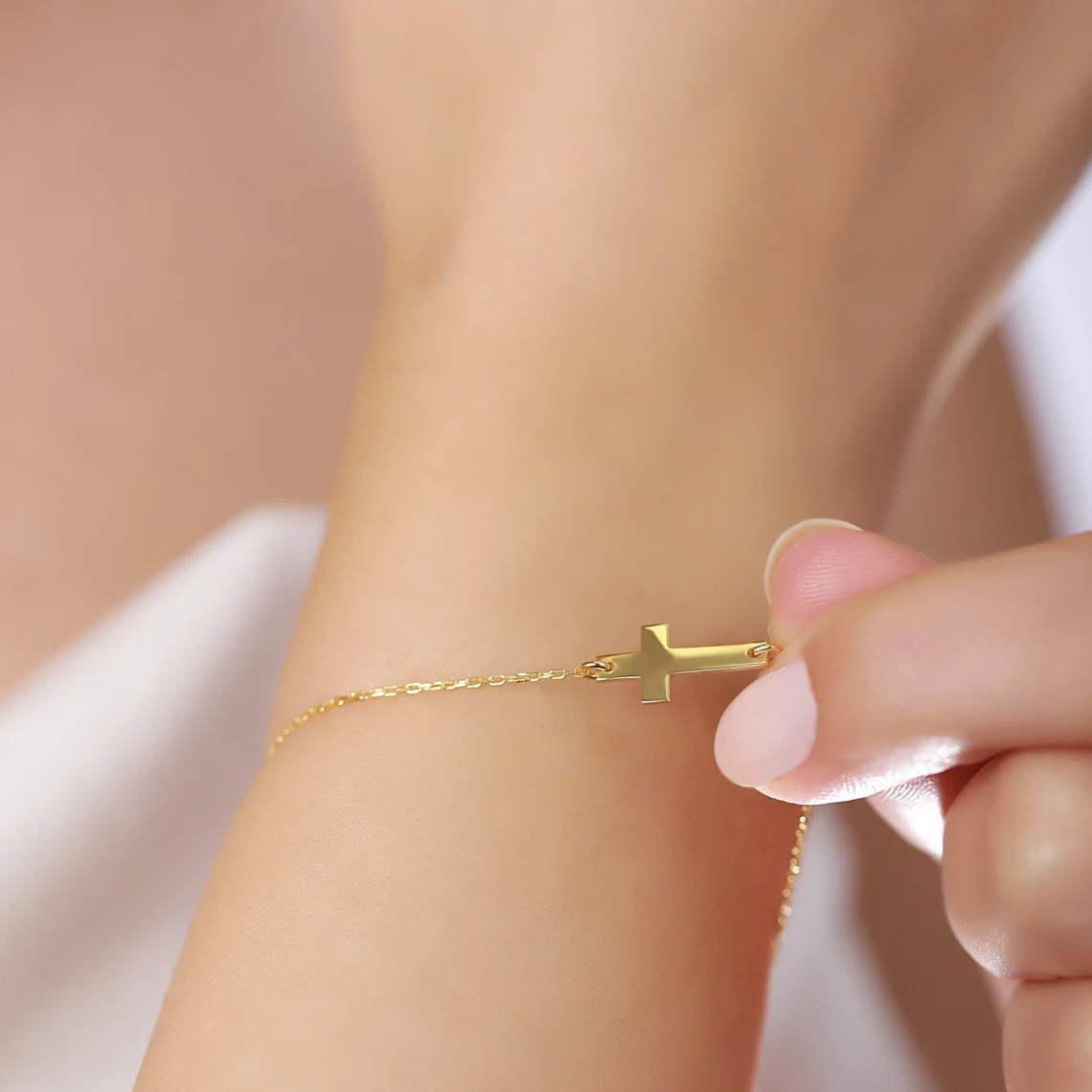 il_1140xN.6172232752_lyvc 18K Vermeil Gold Cross Bracelet | Dainty Christian Jewelry - Görsel 1
