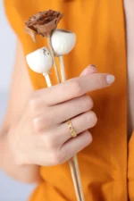 Gold Heart Eternity Band Ring: Minimalist Open Cut Jewelry - Görsel 3