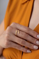 14k Gold Hug Ring, Minimalist Embrace Band, Love & Friendship Gift