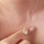 14K Gold Round Clover Necklace | Elegant Charm Pendant