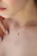 Solid Gold Diamond Cross Necklace – Pavé Faith Pendant - Görsel 4