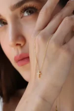 Solid Gold Diamond Cross Necklace – Pavé Faith Pendant - Görsel 2