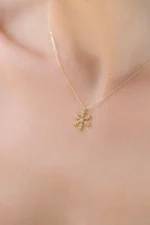 14K Gold Diamond Snowflake Necklace – Winter Holiday Pendant - Görsel 6