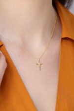 Solid Gold Diamond Cross Necklace – 10K/14K Minimalist Faith Pendant - Görsel 8