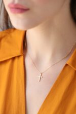 Solid Gold Diamond Cross Necklace – 10K/14K Minimalist Faith Pendant - Görsel 10