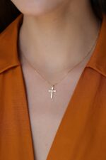 Solid Gold Diamond Cross Necklace – 10K/14K Minimalist Faith Pendant - Görsel 4