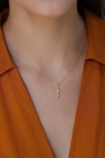 Solid Gold Diamond Cross Necklace – 10K/14K Minimalist Faith Pendant - Görsel 6