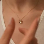 Solid Gold Flower Necklace – Dainty Diamond Accent, Floral Pendant - Görsel 4