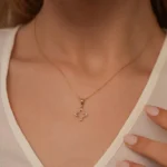 14K Gold Diamond Flower Necklace: Minimalist Fine Jewelry Gift - Görsel 4