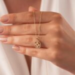 14K Solid Gold Flower Pendant Necklace with CZ Halo Circle Charm - Görsel 4